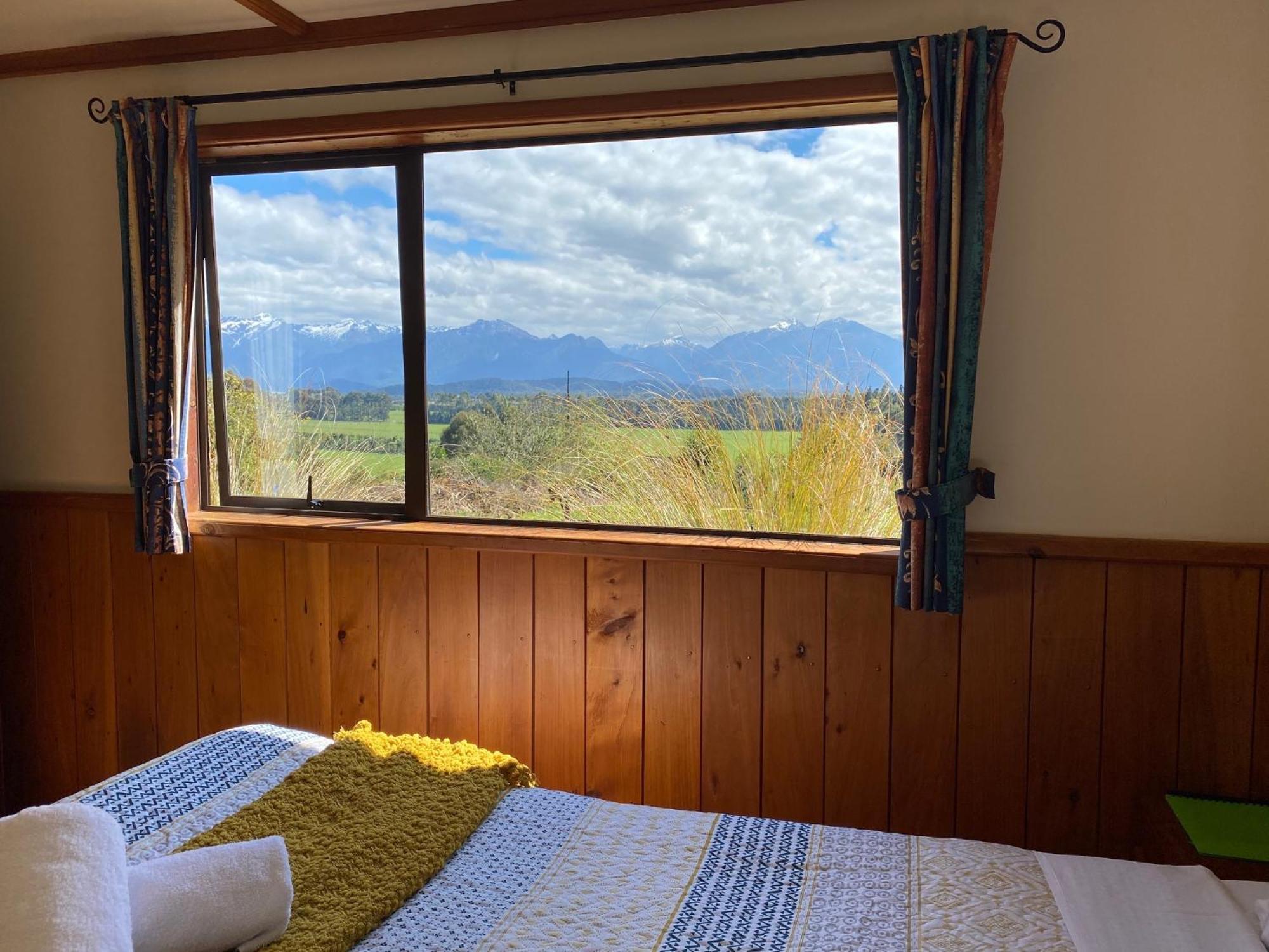 Freestone Cabins Manapouri Ngoại thất bức ảnh